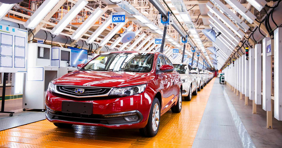 Дефект Geely 2025: почему новые машины китайского бренда выходят из строя через дни после покупки