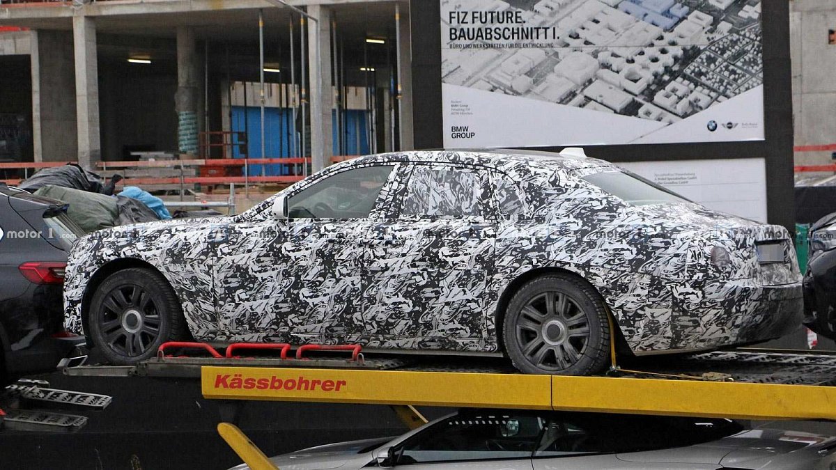 В Сети появились первые фотографии нового Rolls-Royce Ghost