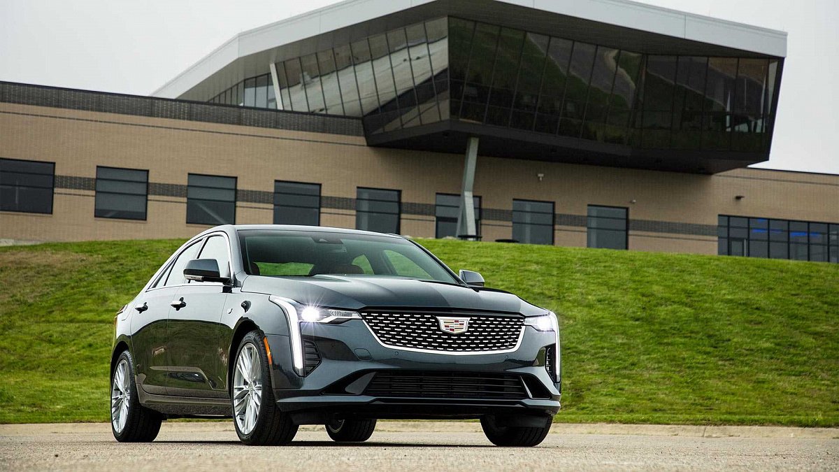 Cadillac представил обновленный седан CT4