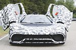 Льюис Хэмилтон решил испытать предсерийную версию гиперкара Mercedes-AMG One 