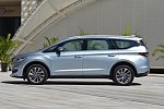 Премиальный минивэн Geely на базе Volvo получил ценник в 980 тыс. рублей