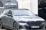 На тестах замечен прототип электрического универсала BMW i5 Touring 