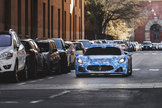 Концерн Maserati приступил к тестированию «единственного в своем роде» кабриолета с небесной тематикой