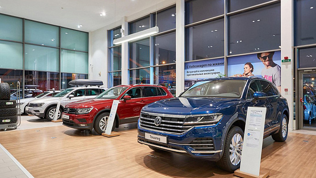 Интерфакс: Volkswagen приостановил отгрузки автомобилей российским автодилерам