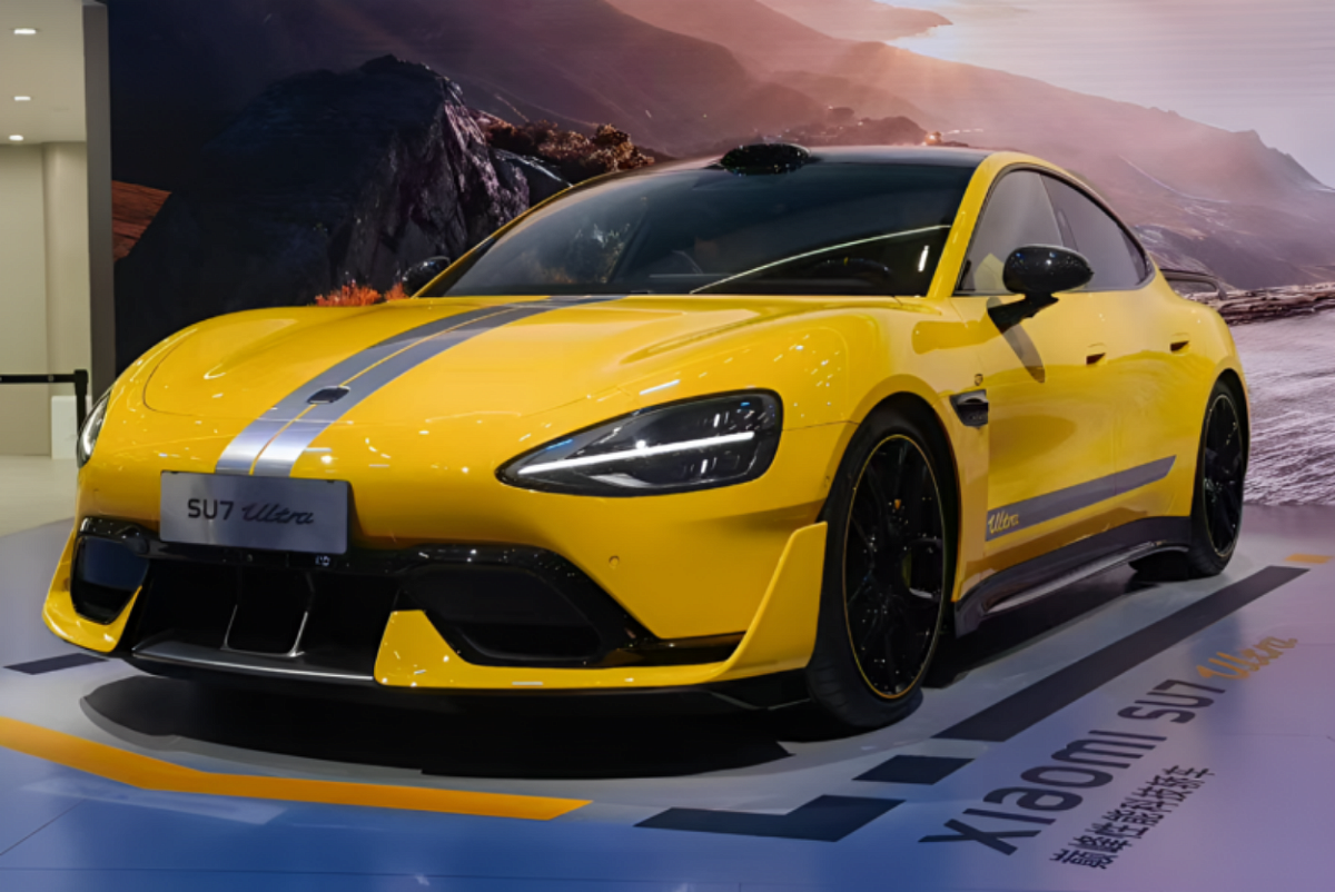 Xiaomi представила гоночную версию электрического седана SU7 