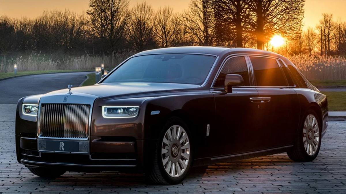 Секрет Беларуси: откуда в Россию едут Bentley, Ferrari и Rolls-Royce