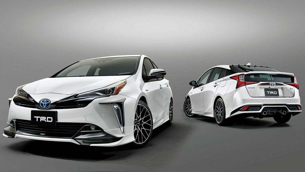 Toyota Racing Development представила пакеты обвеса для нового Prius