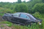 В Петербурге на обочине оставили аварийный автомобиль