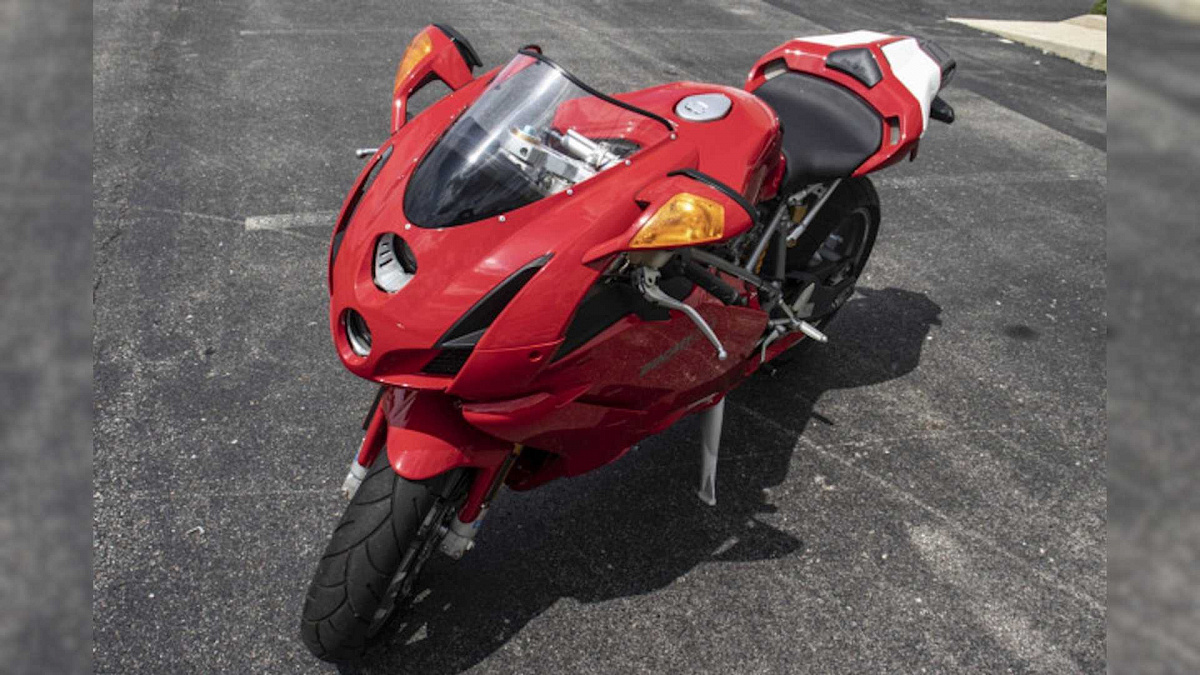 Мятный Ducati 999S 2003 года выпуска продается на аукционе