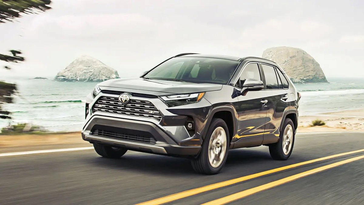 Новый Toyota RAV4: большие возможности и выше цена