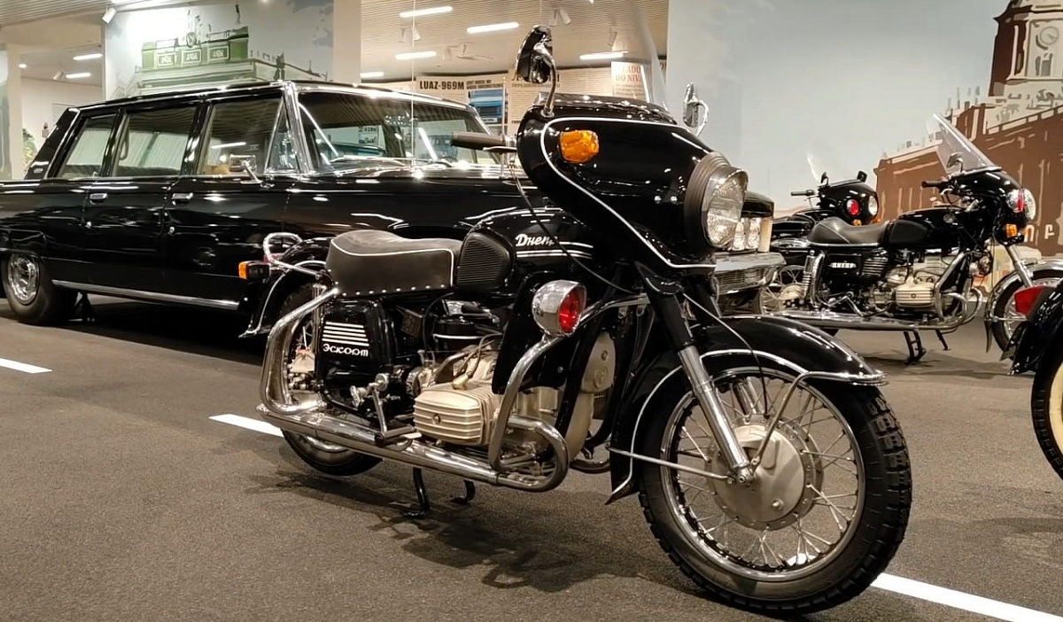 Советские оппозитные мотоциклы-одиночки КМЗ – «Днепры» без колясок не для всех и негласный запрет ГАИ