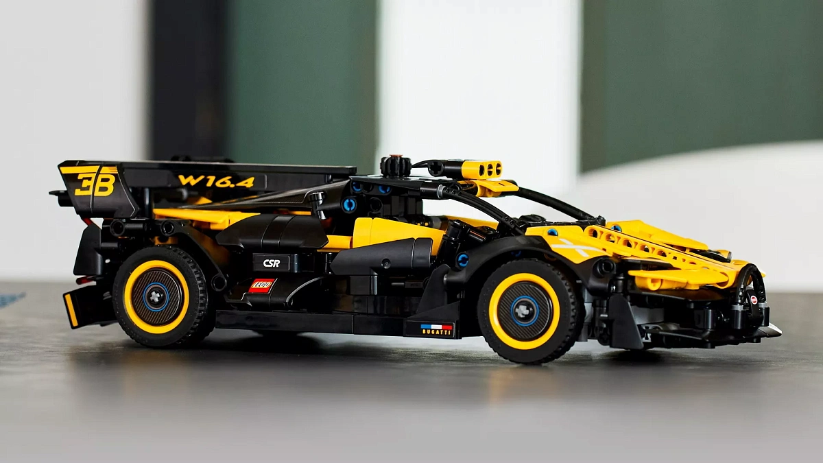 Новый Bugatti Bolide от Lego стоит на 0,001% дороже реальной автомашины