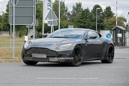 Следующее поколение Aston Martin DB11 впервые показали на шпионских фото в Сети 
