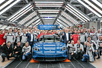 Компания Porsche выпустила юбилейную партию в 100 000 электрокаров Porsche Taycan