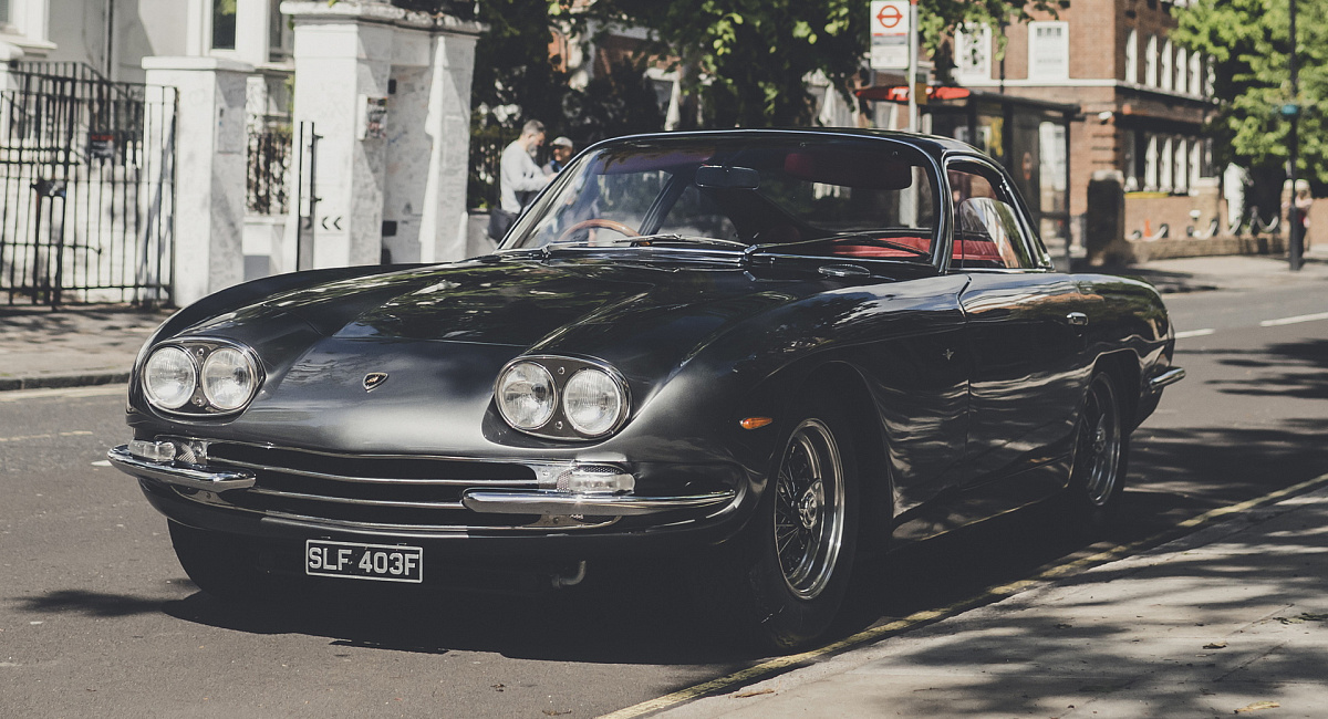 Компания Lamborghini отмечает 50-летие первого сингла The Beatles туром по Лондону на Lamborghini 400 GT 2+2