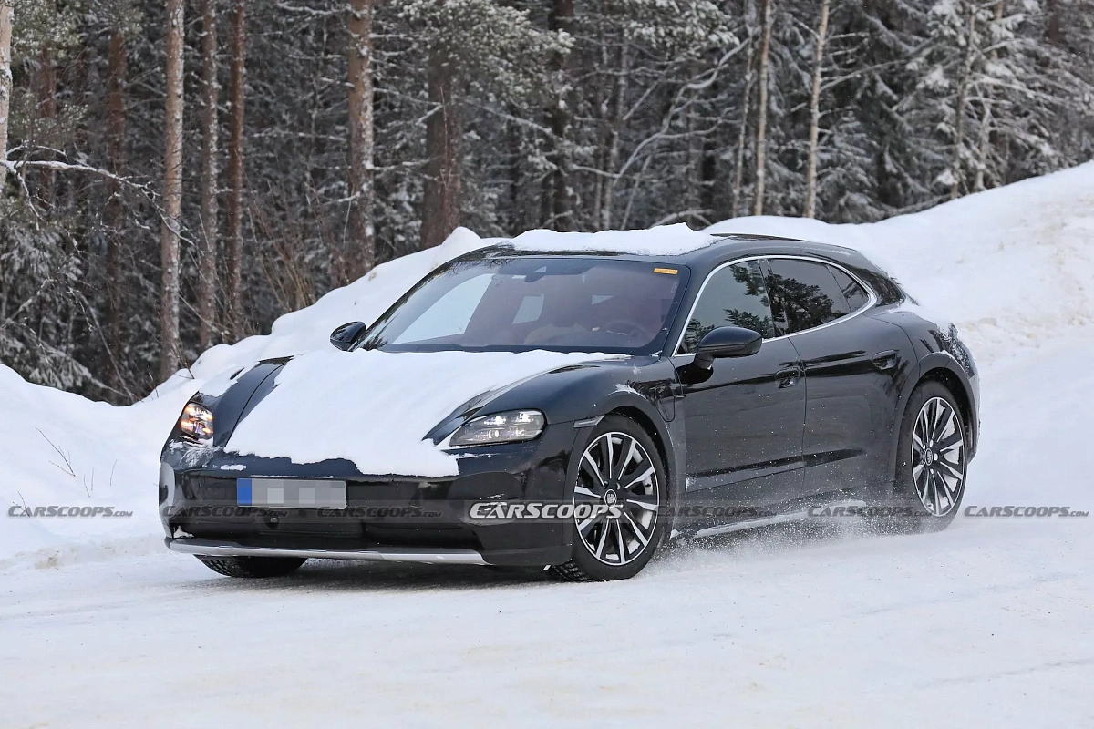 Обновленный Porsche Taycan демонстрирует новые матричные светодиодные фары