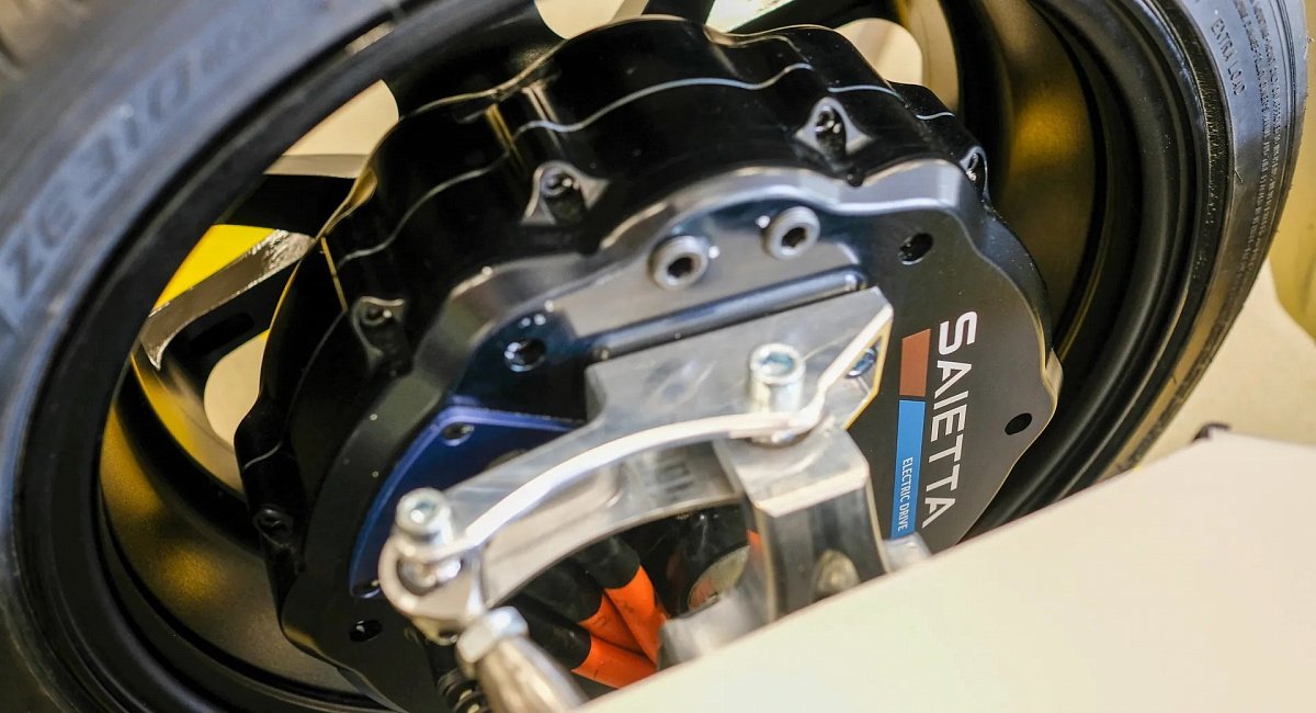 Британский бренд Saietta Group демонстрирует технологию электродвигателей в колесах