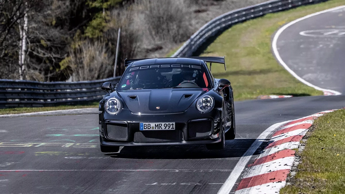 Следующий спорткар Porsche 911 GT2 RS станет гибридной ракетой мощностью 700 л.с.