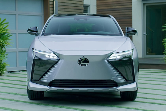 Компания Lexus не планирует увеличивать запас хода электрического RZ
