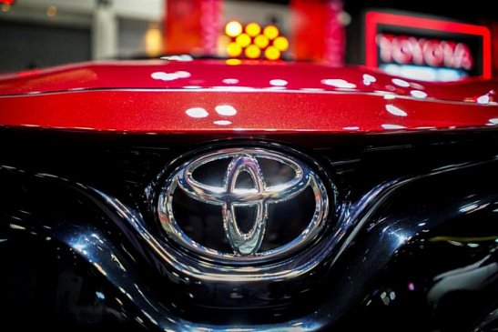 Toyota проводит тесты Prius на солнечных батареях