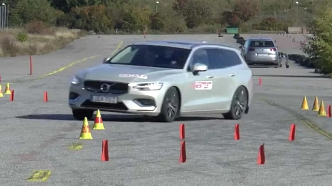 В Сети показали универсал Volvo V60 при прохождении «лосиного теста»