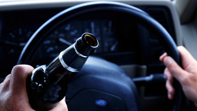 По результатам опроса 39% российских водителей садились пьяными за руль