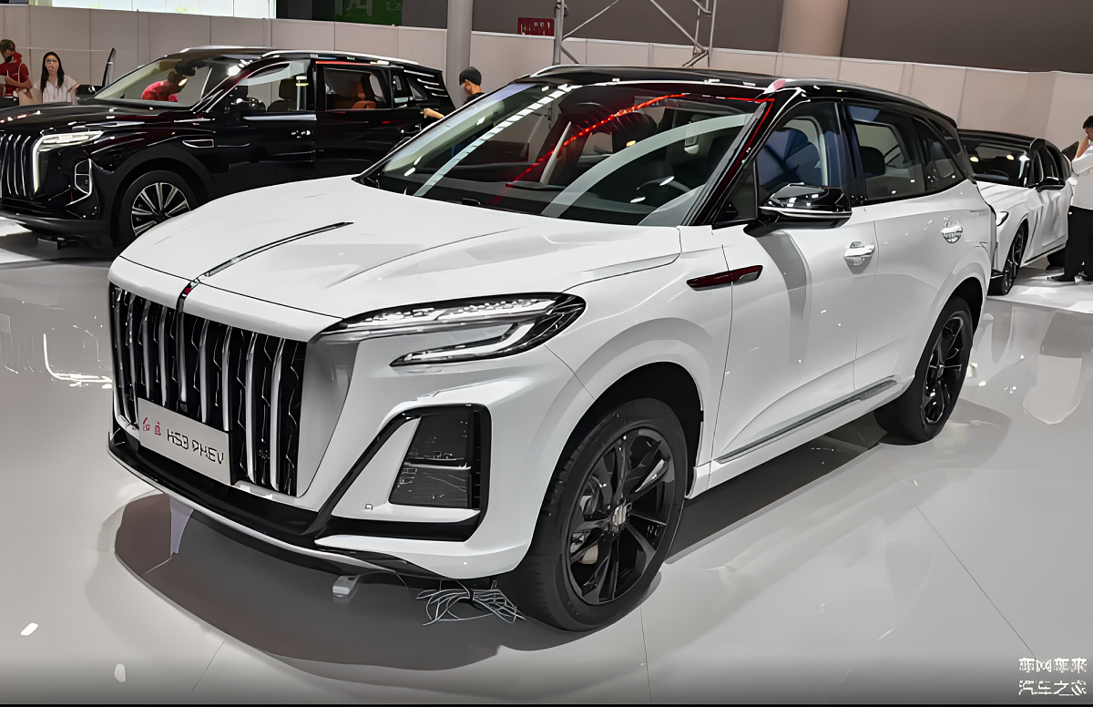 Новый HONGQI HS3 PHEV: 19 минут до полной зарядки и 125 км пробега