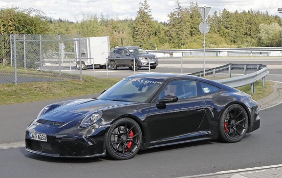 На Нюрбургринге замечен прототип мощного Porsche 911 GT3 Touring 2020 