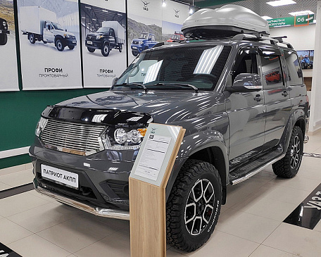Автосалон УАЗ выставил в продажу новый внедорожник УАЗ Патриот с АКПП за 3,3 млн рублей