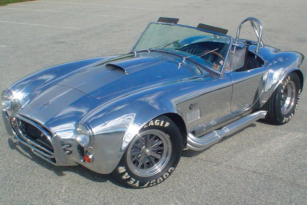 Редкий родстер Shelby Cobra серии CSX4000 станет лотом аукциона Редкий родстер Shelby Cobra серии CSX4000 станет лотом аукциона