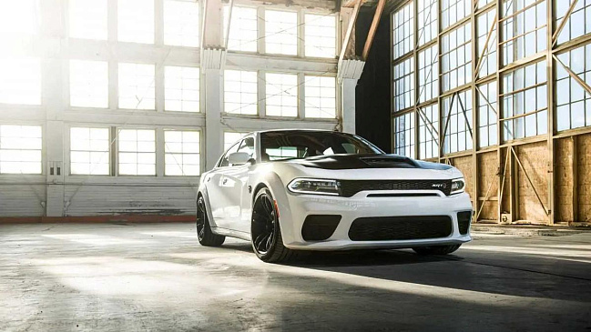 Под капотом этого Dodge Charger Hellcat находится 1800 л.с.