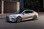 В РФ привезли две версии новой Toyota Camry: подробности и цены