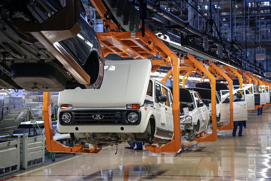 Производство легковых автомашин в России выросло в 3,1 раза по итогам первой половины 2023 года