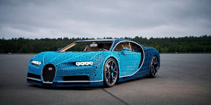 В Россию привезут полноразмерную копию гиперкара Bugatti Chiron из «Лего»