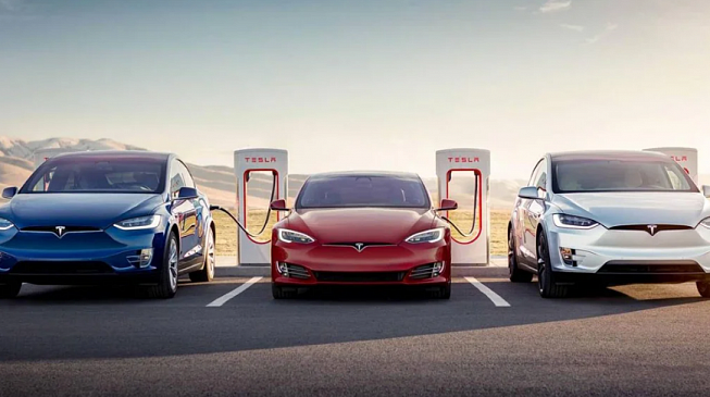 Tesla подарила клиентам год бесплатной зарядки 