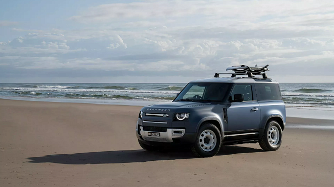 Новый Land Rover Defender Pacific Blue Edition посвящен австралийской культуре серфинга