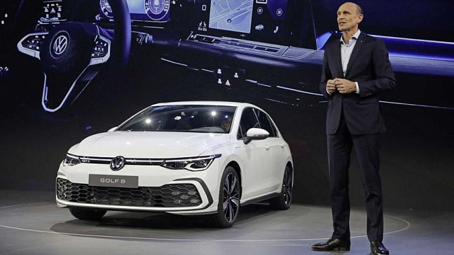 Как новое поколение VW Golf справляется с "лосиным тестом"?