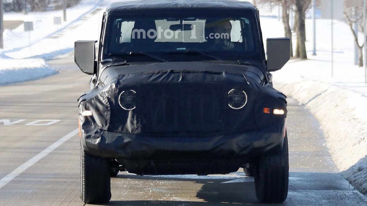 Появились новые фотографии пикапа Jeep Scrambler