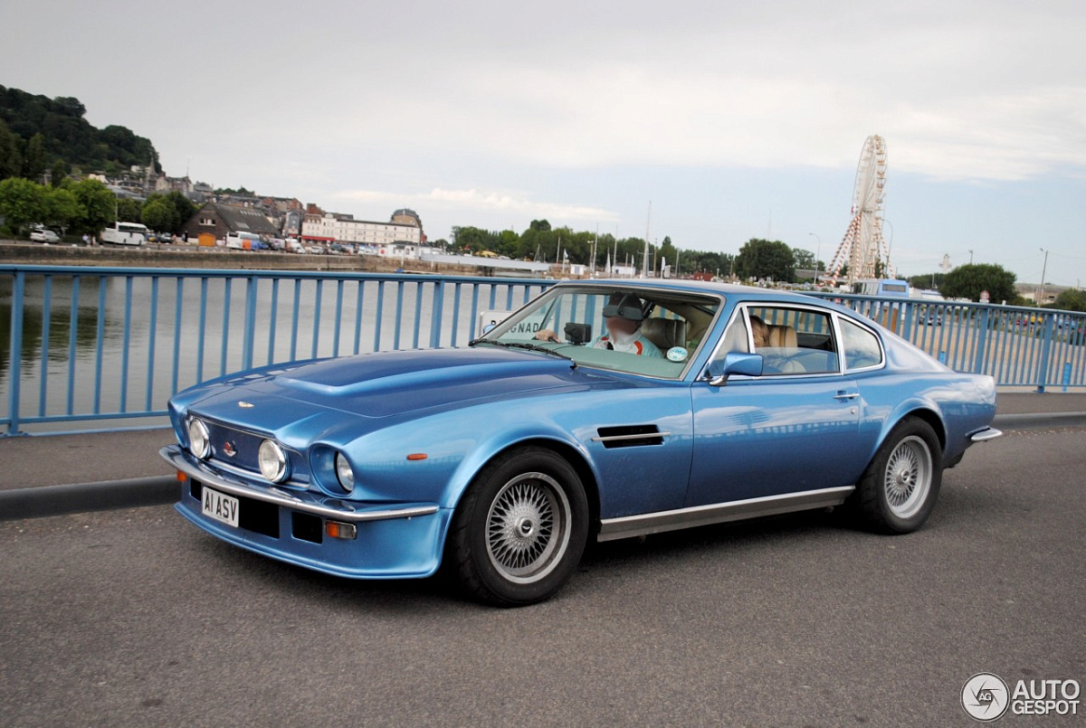 Aston Martin Vantage 1977 года выглядит потрясающе после реставрации