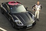 Porsche продемонстрировал в Шанхае свой первый электрокар Taycan