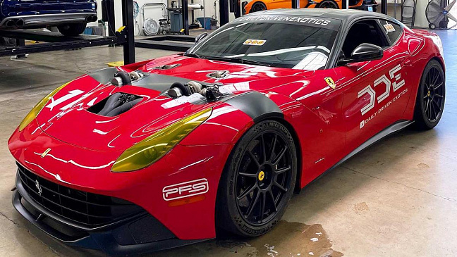 Представлен 1500-сильный Ferrari F12 с двойными турбинами, торчащими из-под капота