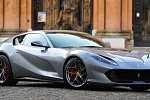 Ferrari готовит новый суперкар: первый тизер