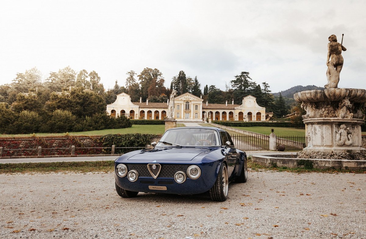 Итальянцы превратили классический Alfa Romeo Giulia GTA в электрокар