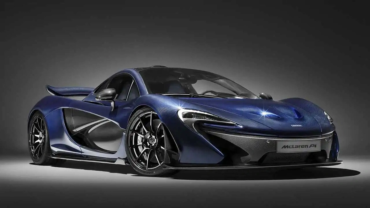 Компания McLaren работает над новым гибридным гиперкаром и некой четырехместной моделью