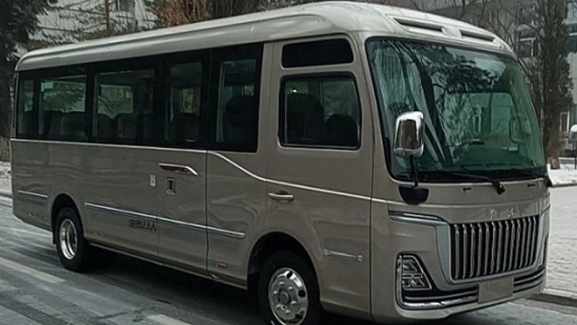 Компания Hongqi представила премиальный автобус QM7