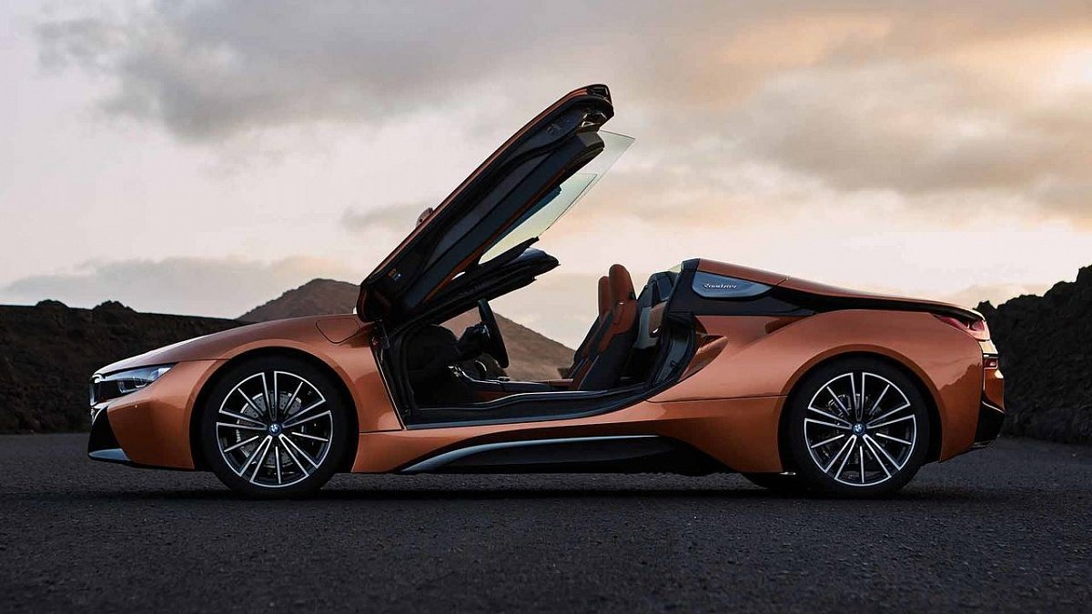 BMW стимулирует клиентов покупать новый i8 Roadster