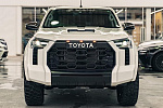 Японское тюнинг-ателье GMG Double Eight превратило TOYOTA Hilux в клона новой Tundra