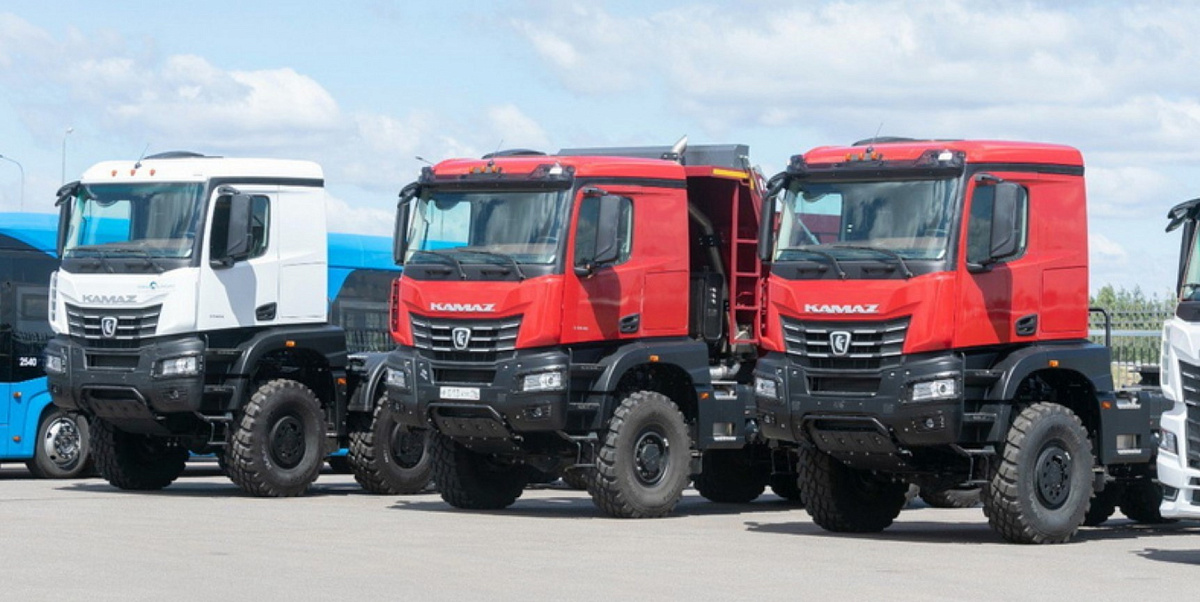 КамАЗ показал несколько новых моделей "антисанкционных" грузовиков