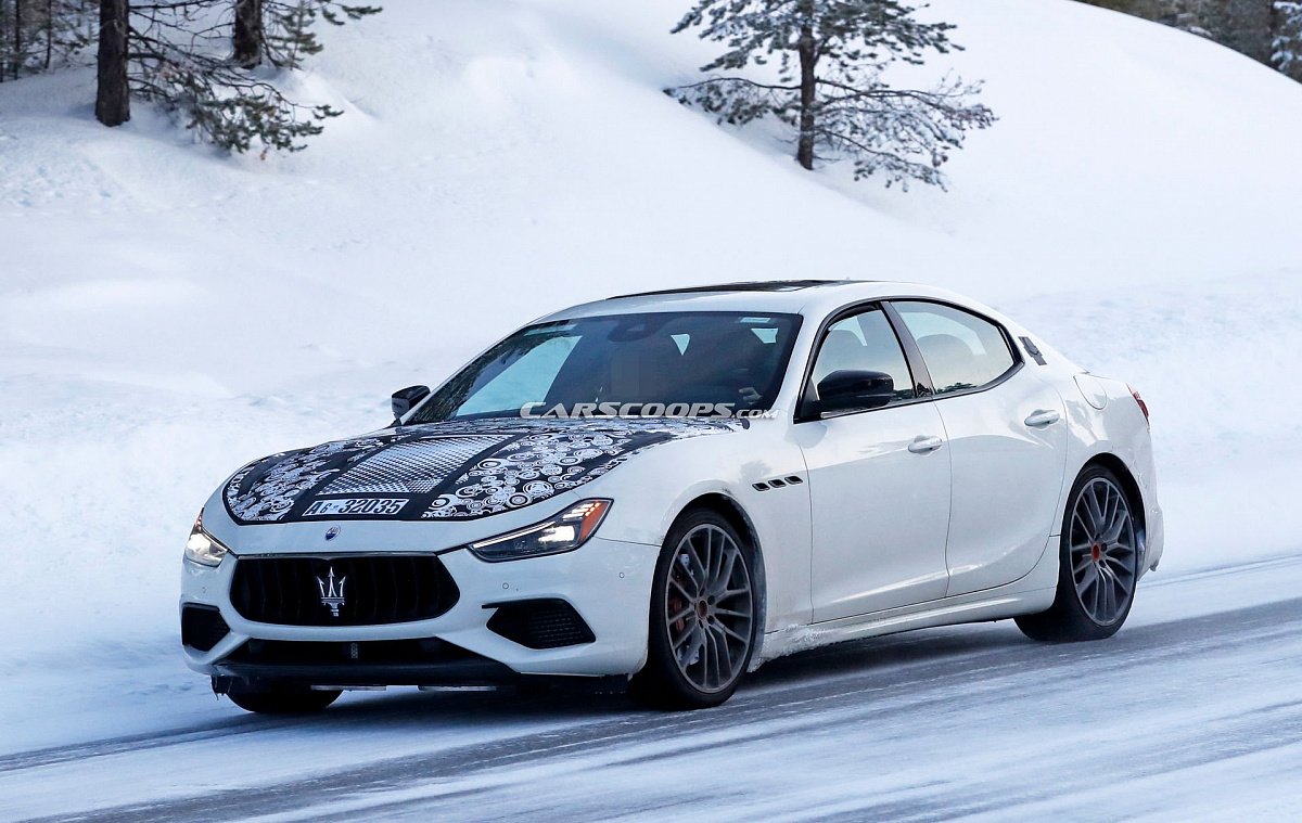 Maserati анонсировала гибридную модель Ghibli