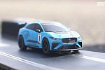 Jaguar устроил гонку между кроссовером I-Pace и его игрушечной моделькой